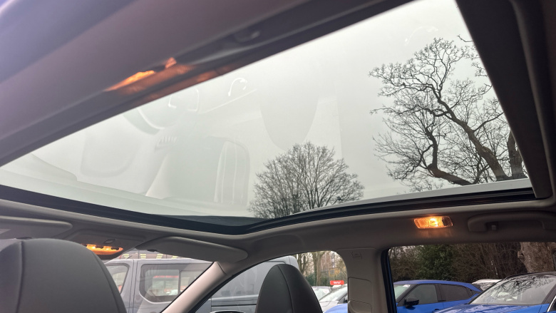 Nissan Qashqai 1.3 DiG-T N-Motion 5dr Petrol Hatchback